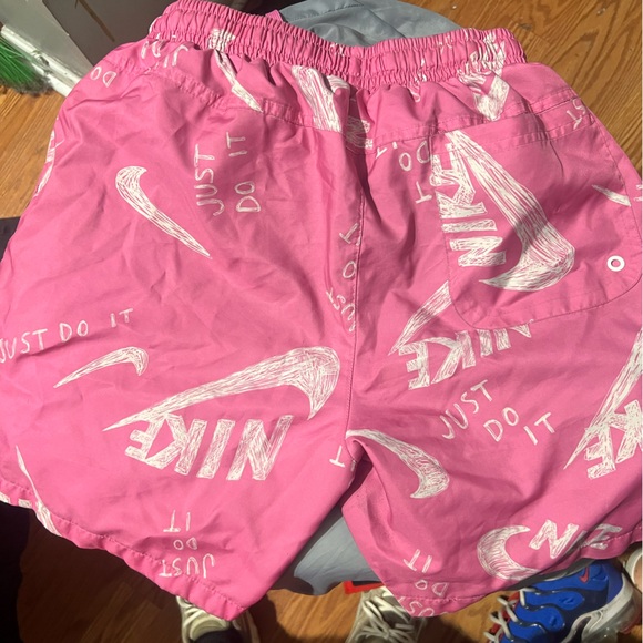 Pink Nike shorts - Picture 4 of 5